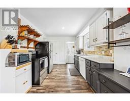 746 PHILLIP STREET West - 7