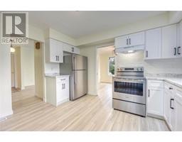 38 COPPERFIELD COURT - 15