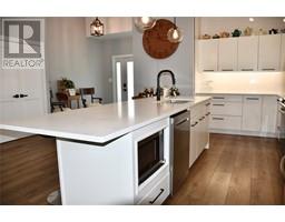 207 ESSEX STREET - 9