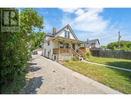 224 Confederation STREET - 3