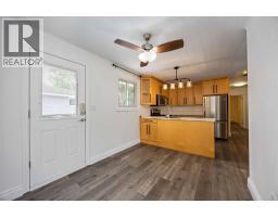 906 CHAMPLAIN ROAD - 10