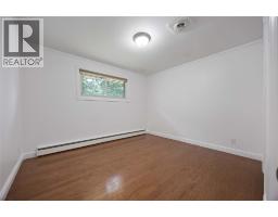 906 CHAMPLAIN ROAD - 18