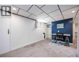 906 CHAMPLAIN ROAD - 22