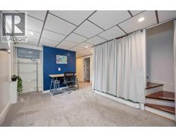 906 CHAMPLAIN ROAD - 23