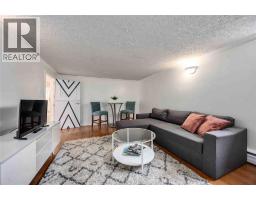 906 CHAMPLAIN ROAD - 26
