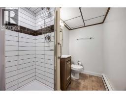 906 CHAMPLAIN ROAD - 29