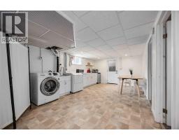 906 CHAMPLAIN ROAD - 30