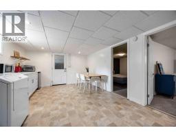 906 CHAMPLAIN ROAD - 31