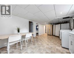 906 CHAMPLAIN ROAD - 33