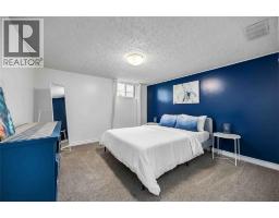 906 CHAMPLAIN ROAD - 34