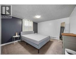 906 CHAMPLAIN ROAD - 37