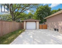 906 CHAMPLAIN ROAD - 5