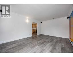906 CHAMPLAIN ROAD - 7