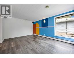 906 CHAMPLAIN ROAD - 8