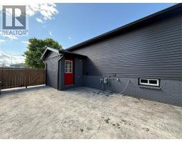 1578 COUNCILLORS STREET - 28
