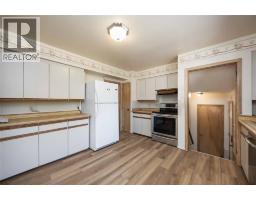 682 HOLLYWOOD PLACE - 11
