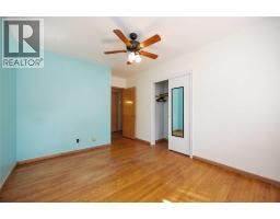 682 HOLLYWOOD PLACE - 18