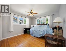 682 HOLLYWOOD PLACE - 19