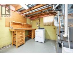 682 HOLLYWOOD PLACE - 24