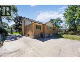 682 HOLLYWOOD PLACE - 27