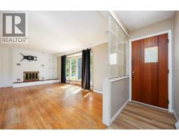 682 HOLLYWOOD PLACE - 4