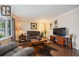53 Vimy CRESCENT - 2