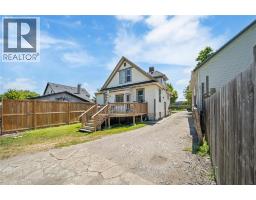 224 CONFEDERATION STREET - 2
