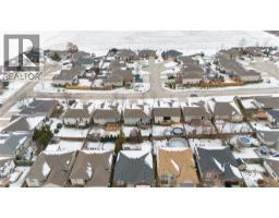 4015 ROSEMOUNT DRIVE - 36