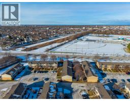 27 YORK CRESCENT UnitNo. 74 - 32