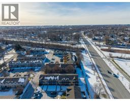 27 YORK CRESCENT UnitNo. 74 - 33