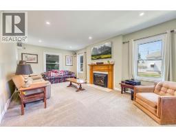 703 Wellington STREET - 17