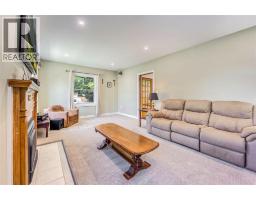 703 Wellington STREET - 19