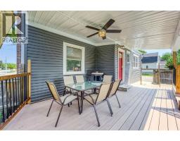 703 Wellington STREET - 33