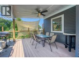 703 Wellington STREET - 34