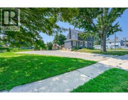 703 Wellington STREET - 4