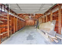 703 Wellington STREET - 43