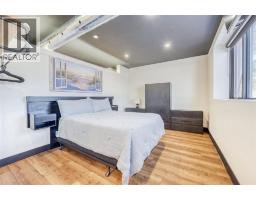 747 Broadway STREET - 32