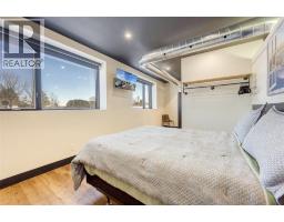 747 Broadway STREET - 33