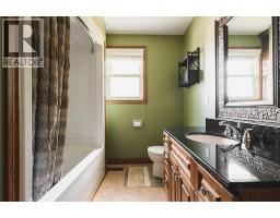 28 HIGHLAND DRIVE - 12