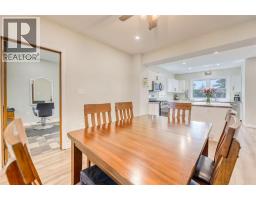 703 Wellington STREET - 24