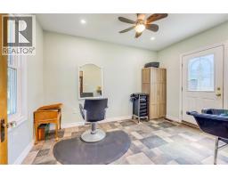 703 Wellington STREET - 30