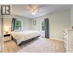 703 Wellington STREET - 34