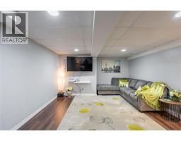 3024 Maidstone CRESCENT - 38