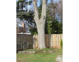 1351 ERROL ROAD East - 39