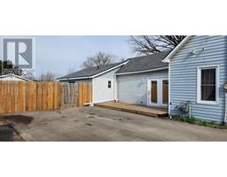 381 Brock STREET South - 24