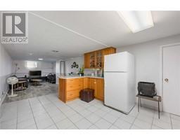 66 TWEEDSMUIR AVENUE - 19