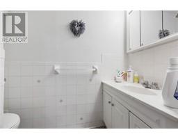 66 TWEEDSMUIR AVENUE - 23