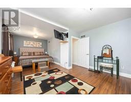976 KENSINGTON BOULEVARD - 27
