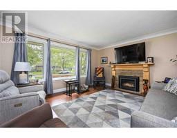 976 KENSINGTON BOULEVARD - 5