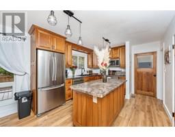 582 NIAGARA STREET - 13